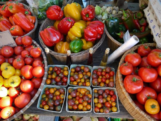 tomatoes salt spring market