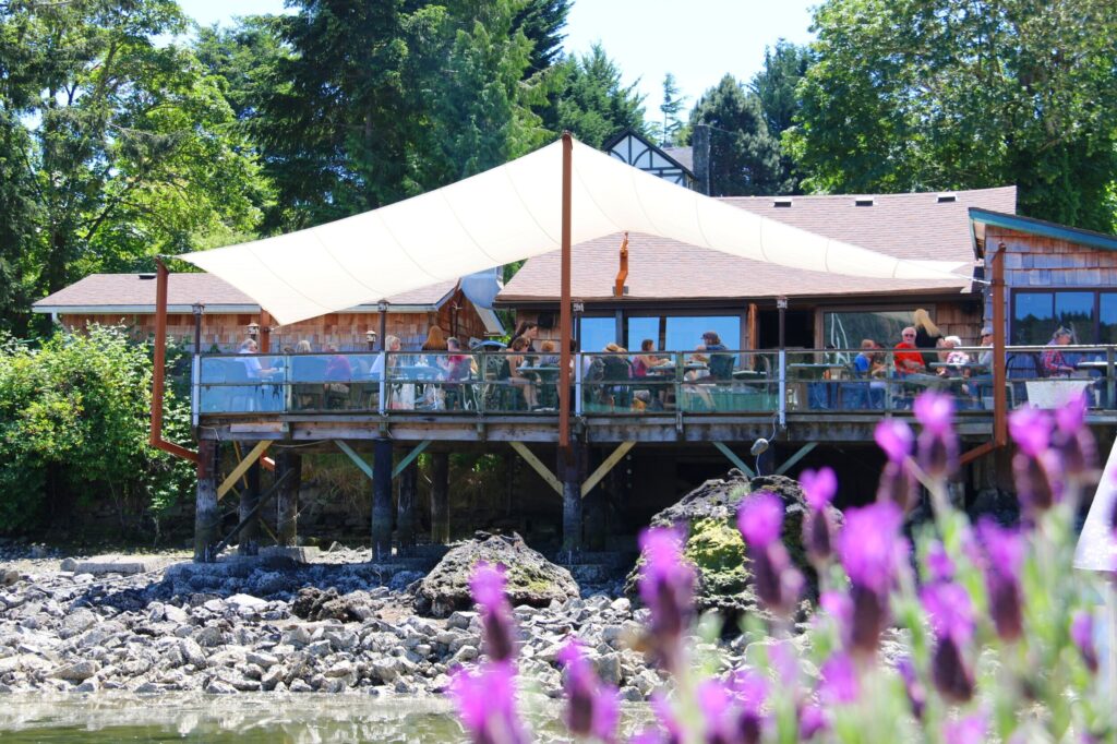 image of people sitting at the genoa bay cafe